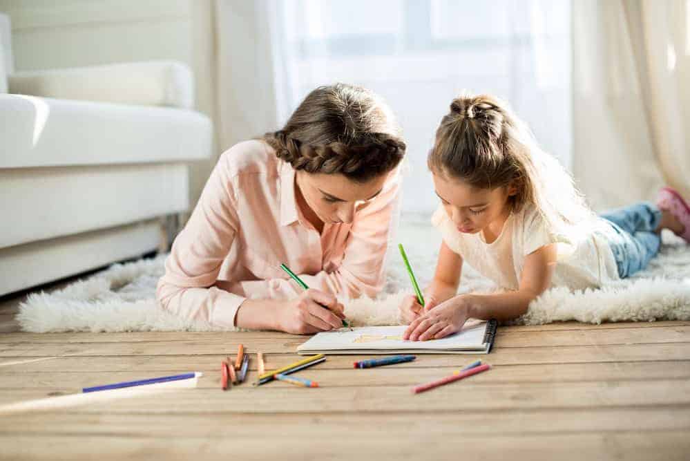 bonding mother and daughter, quality time drawing